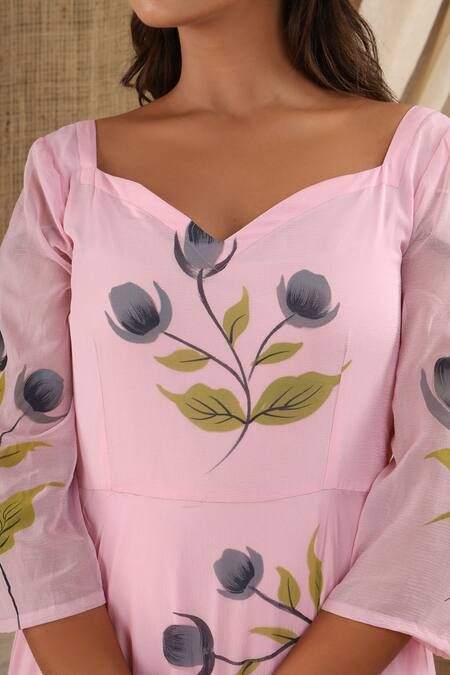 Suti Kapda_Pink Chiffon, Georgette Sweetheart Neck Floral Hand Painted Dress_at_Aza_Fashions
