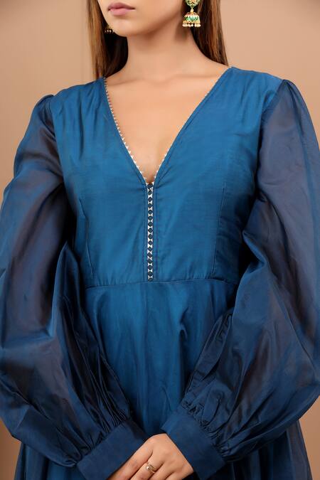 Buy_Suti Kapda_Blue Chanderi Gota Patti V-neck Embroidered Gown 