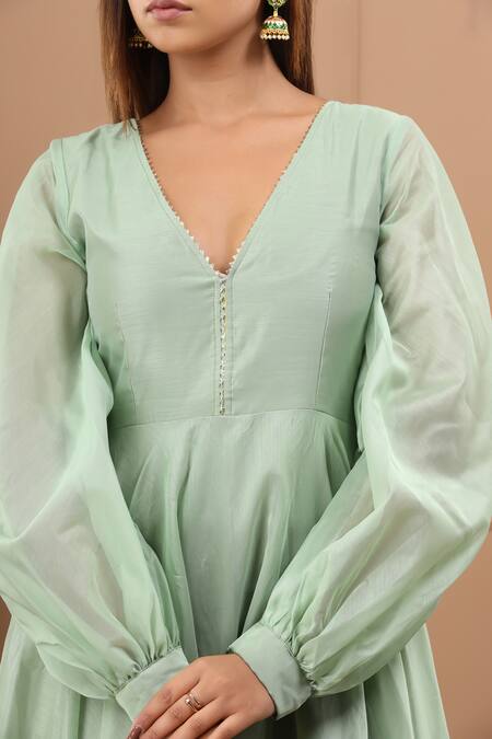 Buy_Suti Kapda_Green Chanderi Gota Patti V-neck Work Flared Gown 