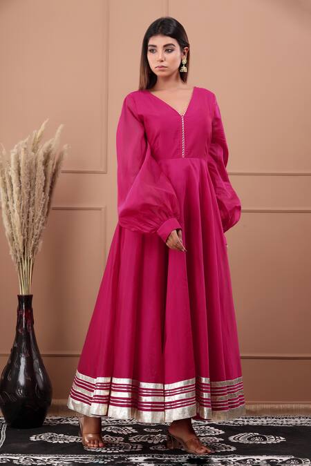 Suti Kapda_Pink Chanderi Gota Patti V-neck Work Flared Gown _Online_at_Aza_Fashions