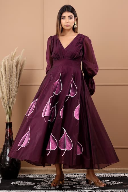 Suti Kapda_Wine Chanderi V-neck Floral Handpainted Gown _Online_at_Aza_Fashions