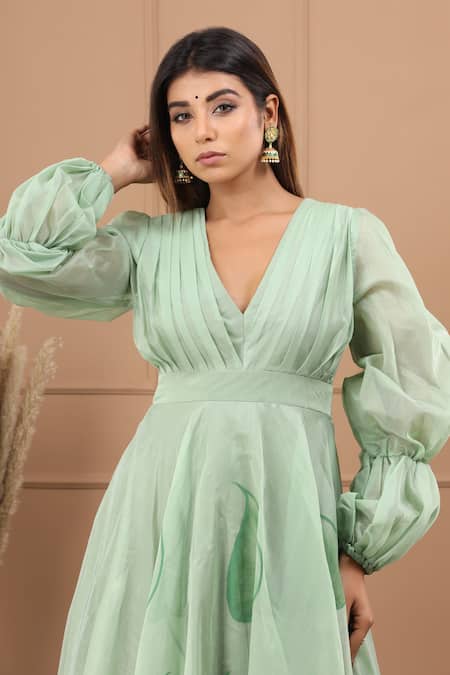 Suti Kapda_Green Chanderi V-neck Floral Handpainted Flared Gown _at_Aza_Fashions