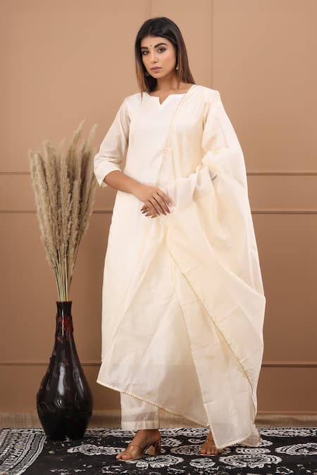 Shop_Suti Kapda_Off White Chanderi Lace Split V-neck Work A-line Kurta Pant Set _Online_at_Aza_Fashions