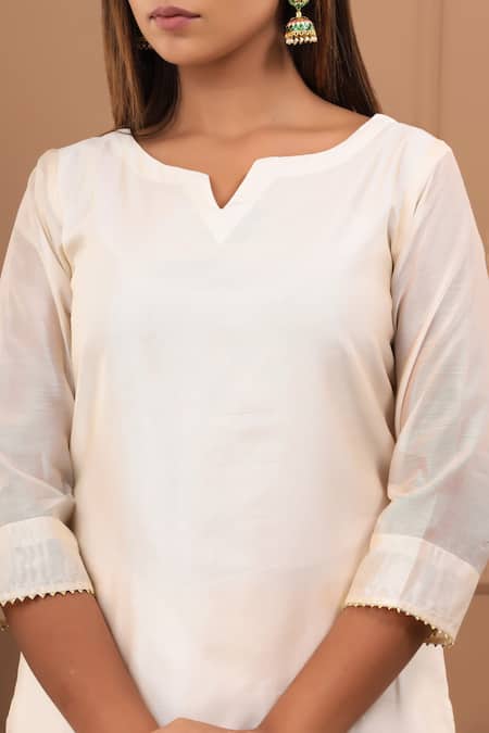 Buy_Suti Kapda_Off White Chanderi Lace Split V-neck Work A-line Kurta Pant Set 