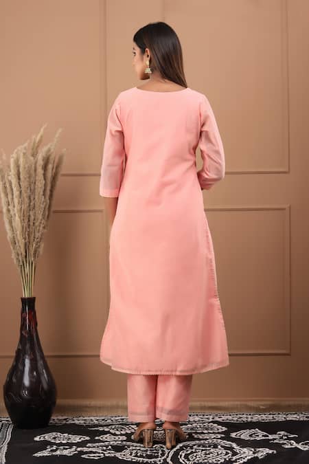 Suti Kapda Lace Embroidered Kurta Pant Set 