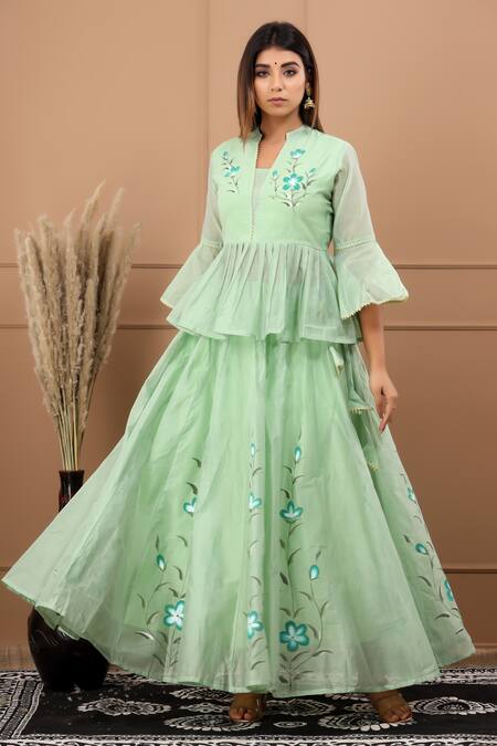 Suti Kapda_Green Chanderi Embroidery Split V-neck Handpainted Lehenga Set _Online_at_Aza_Fashions