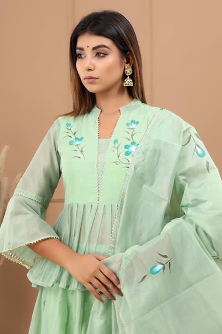 Shop_Suti Kapda_Green Chanderi Embroidery Split V-neck Handpainted Lehenga Set _Online_at_Aza_Fashions