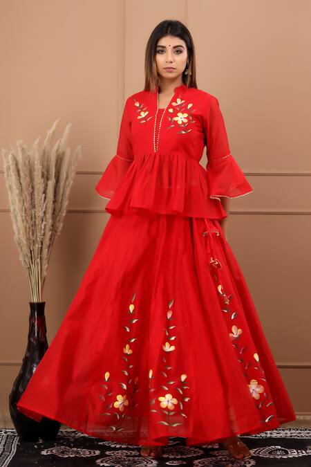 Suti Kapda_Red Chanderi Embroidery Split V-neck Floral Handpainted Lehenga Set _Online_at_Aza_Fashions