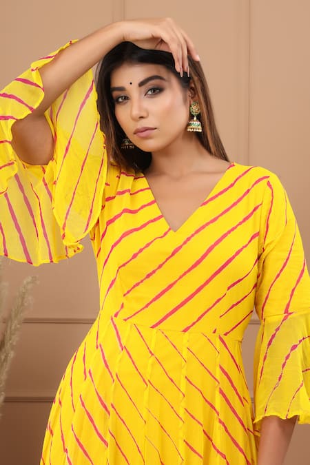 Suti Kapda_Yellow Chiffon V-neck Leheriya Pattern Flared Gown _at_Aza_Fashions