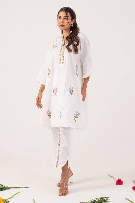 Shop_Ekavira_White Poplin Embroidery V-neck Vedika Floral Kurta With Pant _Online_at_Aza_Fashions