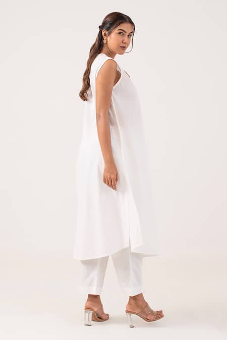 Ekavira White Poplin Embroidery V-neck Tulika Kurta With Pant at Aza Fashions Ekavira_White Poplin Embroidery V-neck Tulika Kurta With Pant _at_Aza_Fashions