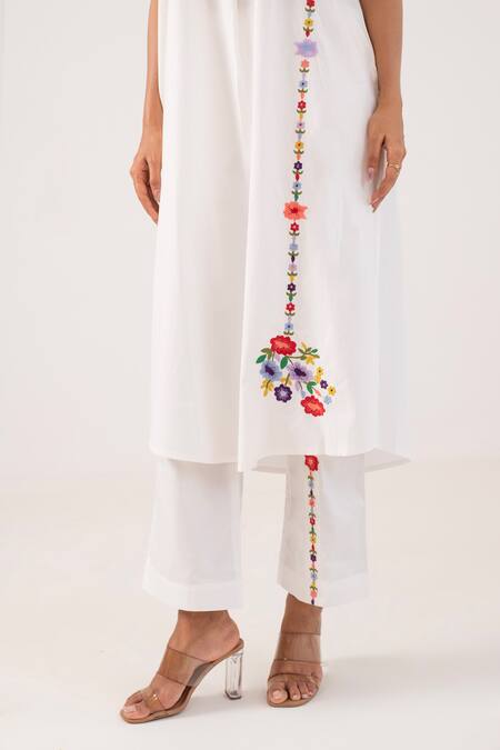 Buy Ekavira White Poplin Embroidery V-neck Tulika Kurta With Pant Buy_Ekavira_White Poplin Embroidery V-neck Tulika Kurta With Pant