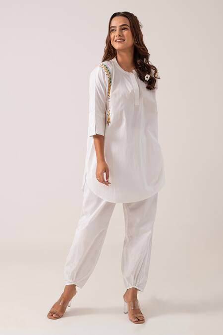 Shop_Ekavira_White Poplin Placement Embroidery Floral Round Neck Kanti Kurta With Pant_Online_at_Aza_Fashions