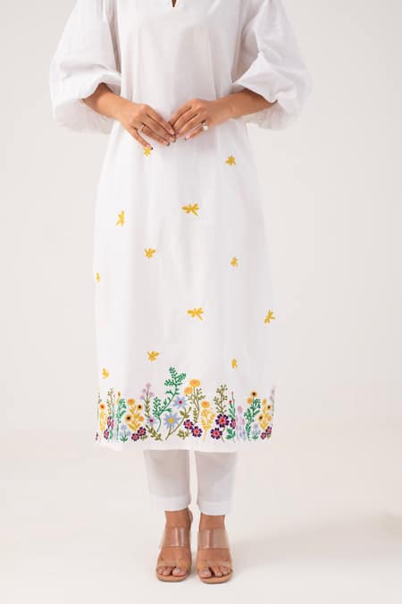 Ekavira_White Poplin Embroidery Split V-neck Maya Kurta With Pant _at_Aza_Fashions