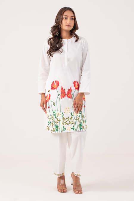 Ekavira Anasuya Floral Embroidered Kurta With Pant 