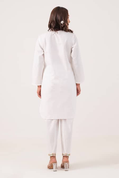 Ekavira Anasuya Floral Embroidered Kurta With Pant 