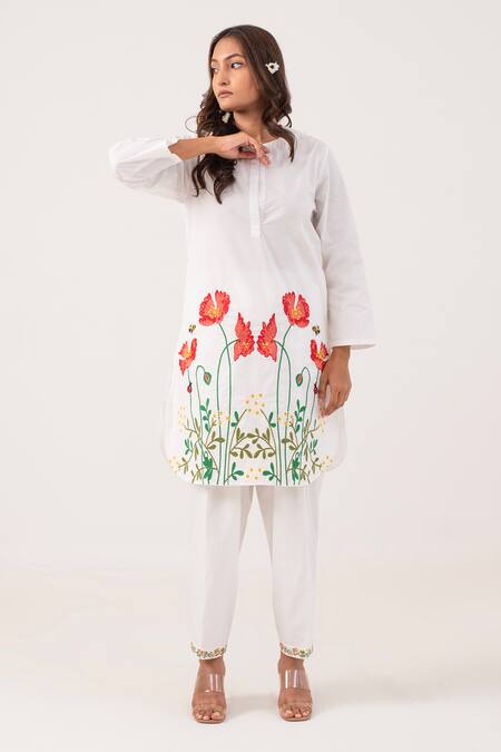 Ekavira_White Poplin Embroidery Round Neck Anasuya Floral Kurta With Pant _Online_at_Aza_Fashions