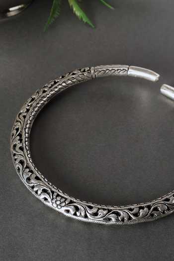 Mero Jewellery Silver Plated Chitai Floral Carved Cutwork Necklace 2