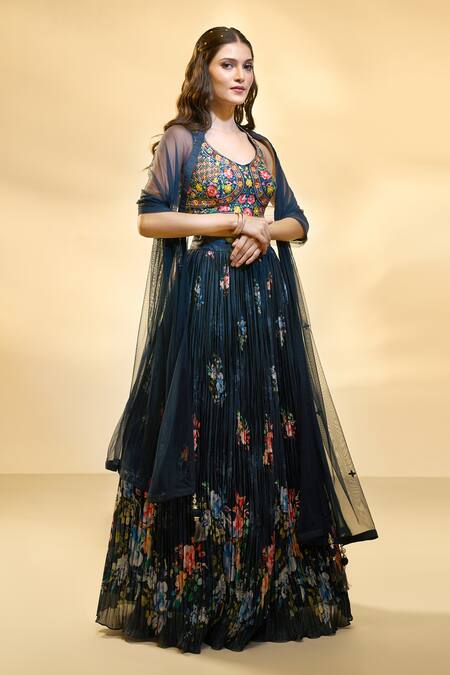 Buy Ariyana By Aza Emerald Green Silk, Net, Muslin Embroidery, Pleated Floral Print Lehenga Set Buy_Ariyana By Aza_Emerald Green Silk, Net, Muslin Embroidery, Pleated Floral Print Lehenga Set