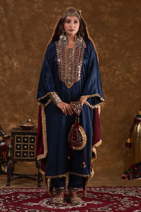 Ekavira Zahra Coin Embellished Phiran With Cigarette Pant 