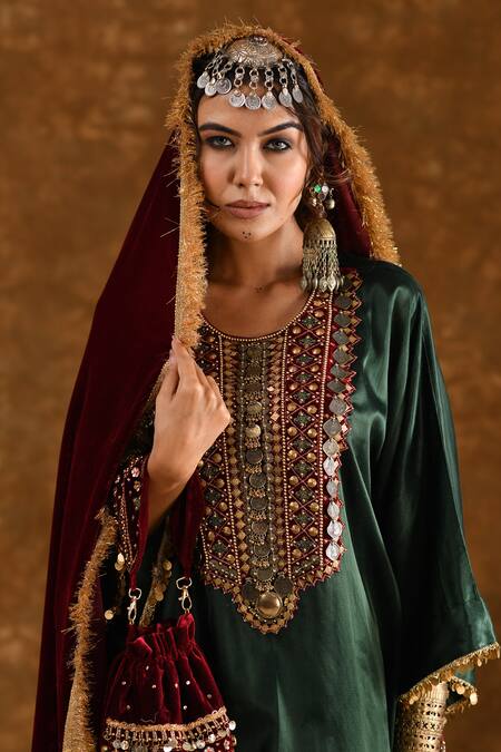 Buy_Ekavira_Green Silk Sequins, Tassels Zahra Coin Embellished Phiran With Cigarette Pant 