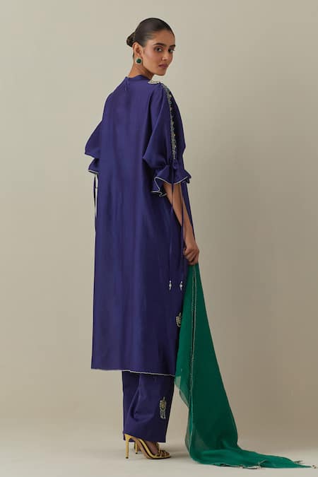 Shop Bunka Green Zari Bia Scallop Border Embroidered Scarf at Aza Fashions Shop_Bunka_Green Zari Bia Scallop Border Embroidered Scarf _at_Aza_Fashions