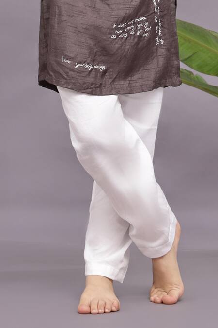 LA Dee DA_Gray Bamberg Silk Embroidery Quotes Kurta Set_Online_at_Aza_Fashions