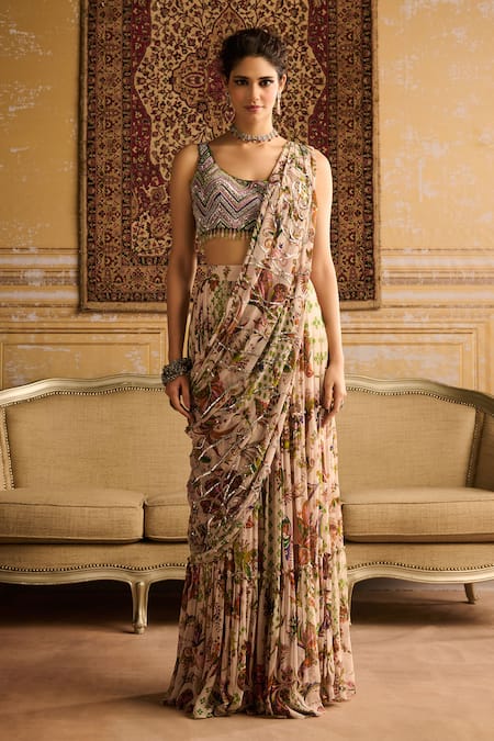 Diyarajvvir Green Crepe, Cosmic Bloom Print Tiered Pre Draped Skirt Saree With Blouse Online at Aza Fashions Diyarajvvir_Green Crepe, Cosmic Bloom Print Tiered Pre Draped Skirt Saree With Blouse _Online_at_Aza_Fashions
