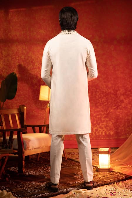 Kaaj Button Mirror Embroidered Kurta Set With Stole 