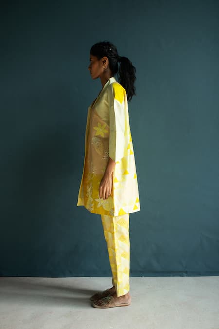 Buy_Oja_Yellow Handloom Silk Chanderi Embroidered Thread Floral Applique Pant Set _Online_at_Aza_Fashions