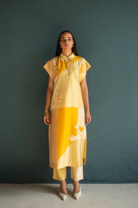 Oja_Yellow Handloom Cotton, Chanderi, Silk Applique Gradient Graphic Kurta With Pant _Online_at_Aza_Fashions