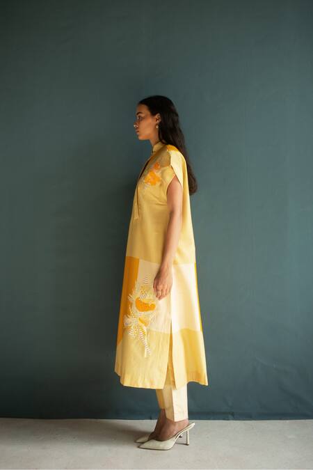 Shop_Oja_Yellow Handloom Cotton, Chanderi, Silk Applique Gradient Graphic Kurta With Pant _Online_at_Aza_Fashions