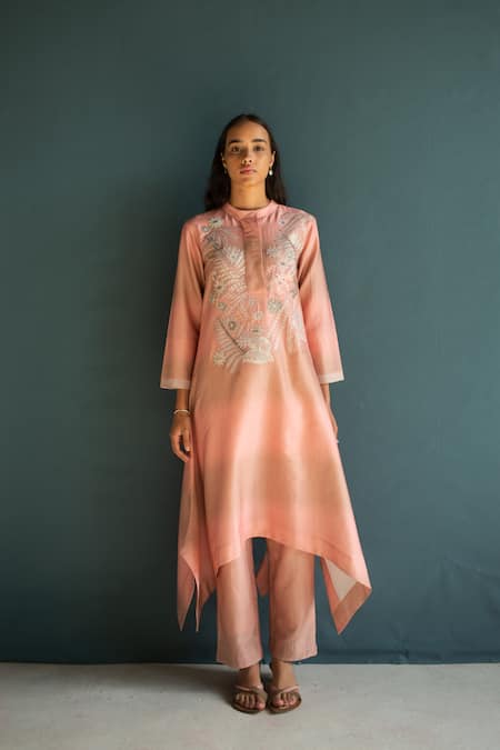 Oja Floral Applique Asymmetric Kurta With Pant 