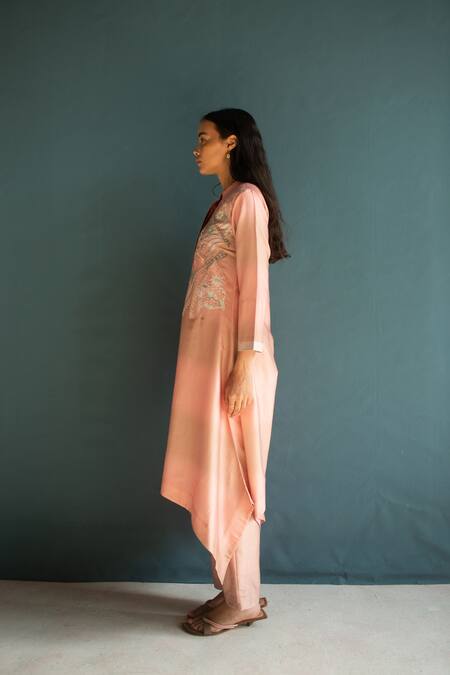 Oja_Peach Chanderi, Silk Applique Mandarin Collar Floral Asymmetric Kurta With Pant _Online_at_Aza_Fashions