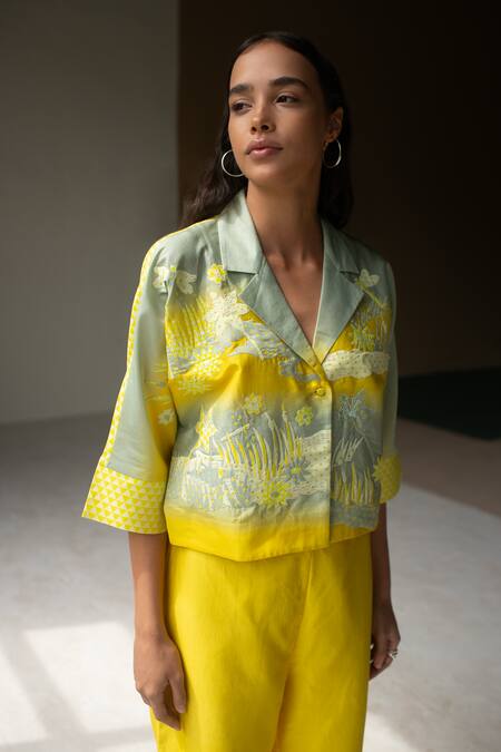 Oja_Yellow Chanderi Applique, Embroidery Collared Shaded Cropped Jacket With Pant _Online_at_Aza_Fashions