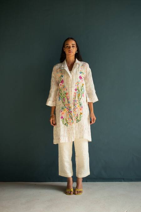 Buy_Oja_Ivory Handloom Cotton, Linen Embroidery Floral Bloom Jacket Kurta With Pant 