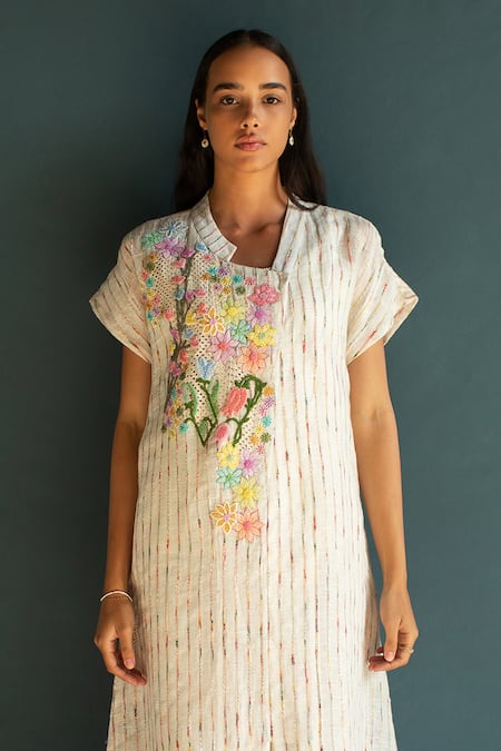 Oja Ivory Handloom Cotton, Linen Embroidery Collared Floral Bloom Tunic With Pant Online at Aza Fashions Oja_Ivory Handloom Cotton, Linen Embroidery Collared Floral Bloom Tunic With Pant _Online_at_Aza_Fashions