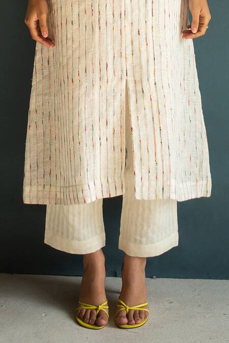 Buy Oja Ivory Handloom Cotton, Linen Embroidery Collared Floral Bloom Tunic With Pant Online at Aza Fashions Buy_Oja_Ivory Handloom Cotton, Linen Embroidery Collared Floral Bloom Tunic With Pant _Online_at_Aza_Fashions