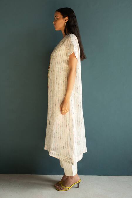 Shop Oja Ivory Handloom Cotton, Linen Embroidery Collared Floral Bloom Tunic With Pant Online at Aza Fashions Shop_Oja_Ivory Handloom Cotton, Linen Embroidery Collared Floral Bloom Tunic With Pant _Online_at_Aza_Fashions