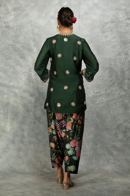 Tanu Malhotra Green Cotton, Silk, Organza Embroidery, Mirrors, Beads, Kurta And Salwar Pant Set Online at Aza Fashions Tanu Malhotra_Green Cotton, Silk, Organza Embroidery, Mirrors, Beads, Kurta And Salwar Pant Set _Online_at_Aza_Fashions