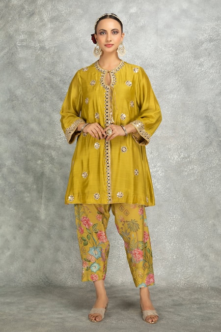 Tanu Malhotra Yellow Cotton, Silk, Organza Embroidery, Gota Patti, Mirror Dori Kurta Set Online at Aza Fashions Tanu Malhotra_Yellow Cotton, Silk, Organza Embroidery, Gota Patti, Mirror Dori Kurta Set _Online_at_Aza_Fashions