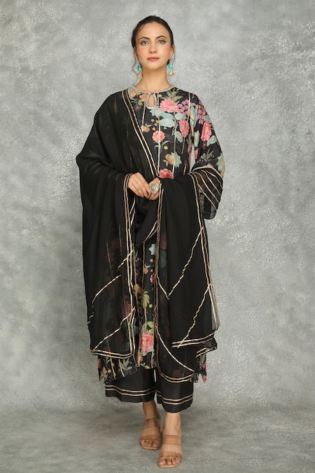 Tanu Malhotra Black Cotton, Silk, Organza Embroidery, Gota Floral Print Kurta And Pant Set Online at Aza Fashions Tanu Malhotra_Black Cotton, Silk, Organza Embroidery, Gota Floral Print Kurta And Pant Set _Online_at_Aza_Fashions