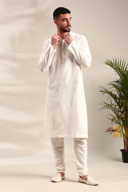 Mayank Modi - Men Geometric Flower Pattern Kurta With Churidar 