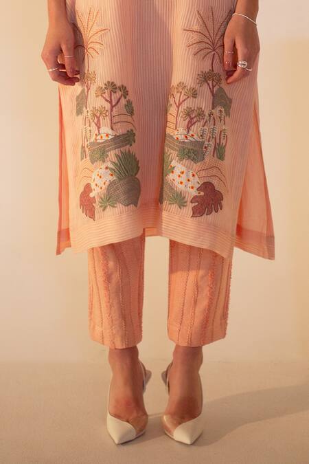 Buy_Oja_Pink Linen, Handloom Cotton Embroidery Round Palm Tree Applique Kurta With Pant _Online_at_Aza_Fashions