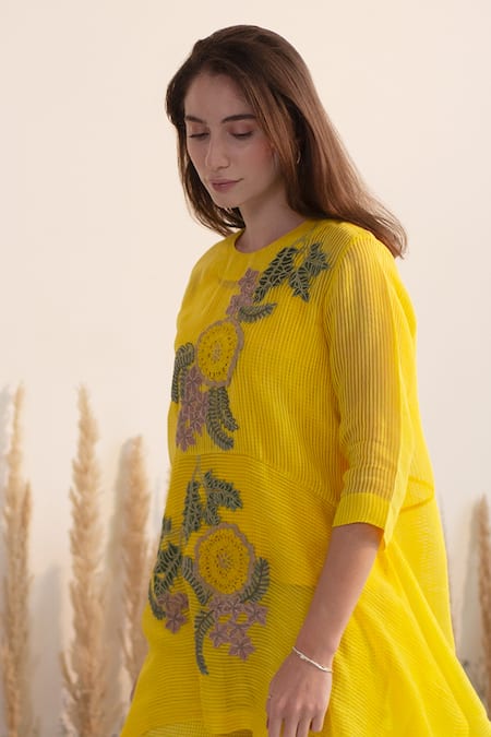 Buy_Oja_Yellow Linen, Canvas Embroidery Round Neck Flora Crochet Work Kurta With Pant _Online_at_Aza_Fashions