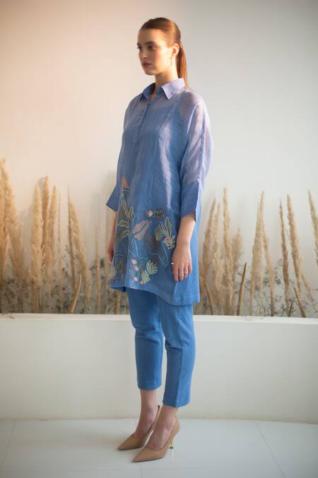 Oja Blue Linen, Canvas Applique Collared Leaves Knit Work Kurta With Pant Online at Aza Fashions Oja_Blue Linen, Canvas Applique Collared Leaves Knit Work Kurta With Pant _Online_at_Aza_Fashions