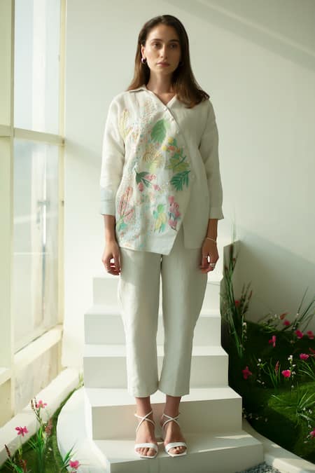 Oja Floral Embroidered Short Kurta With Pant 