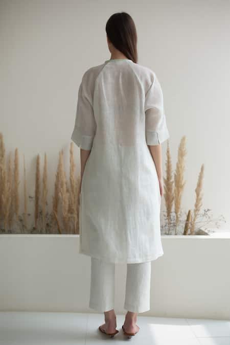 Oja Floral Embroidered Straight Kurta With Pant 