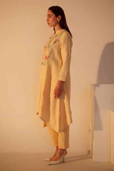 Oja Yellow Gingham, Linen Sequins, Floral Embroidered Asymmetric Kurta With Pant Online at Aza Fashions Oja_Yellow Gingham, Linen Sequins, Floral Embroidered Asymmetric Kurta With Pant _Online_at_Aza_Fashions