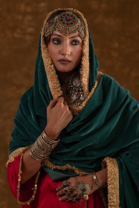 Buy_Ekavira_Red Silk Cut Work, Embroidery Round Neck Kurta Salwar Set 